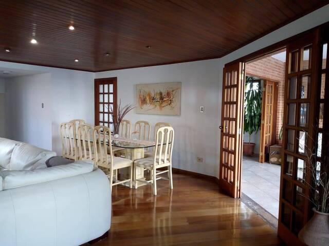 Casa para Venda em Santana de Parnaíba - 5