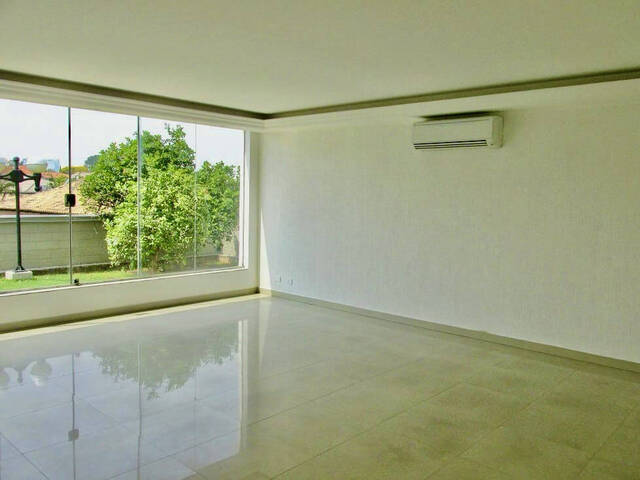 Casa para Venda em Santana de Parnaíba - 5