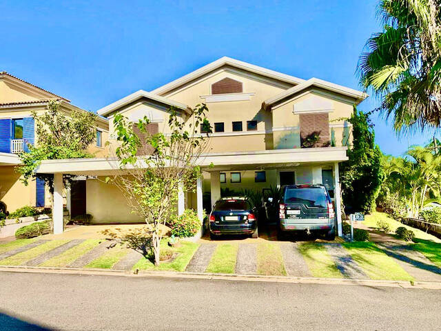 #6036 - Casa para Venda em Santana de Parnaíba - SP