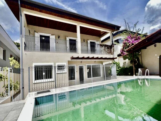 Casa para Venda em Santana de Parnaíba - 3