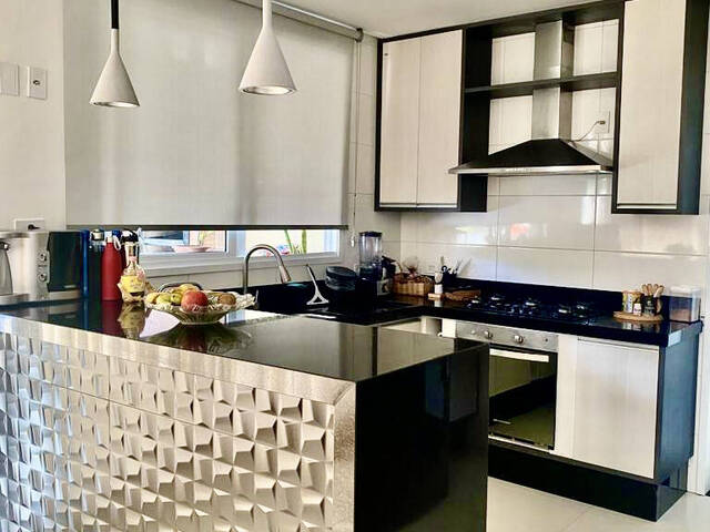 Casa para Venda em Santana de Parnaíba - 3