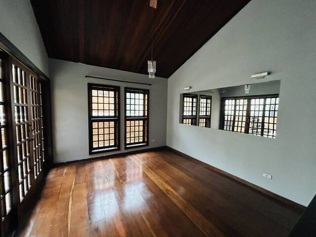 #6502 - Casa para Venda em Santana de Parnaíba - SP
