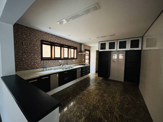 Casa para Venda em Santana de Parnaíba - 4