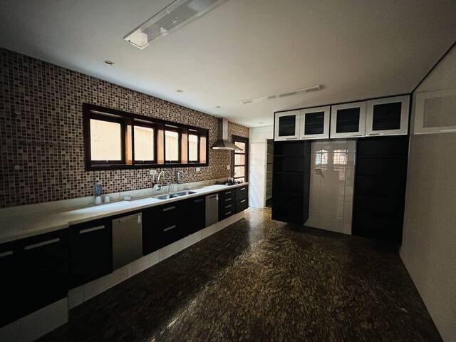Casa para Venda em Santana de Parnaíba - 5