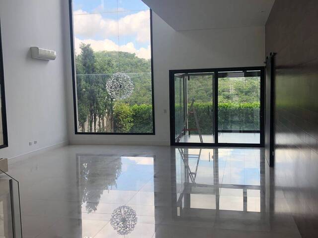 #6412 - Casa para Venda em Santana de Parnaíba - SP