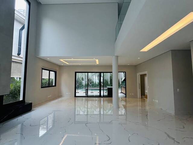 Casa para Venda em Santana de Parnaíba - 4