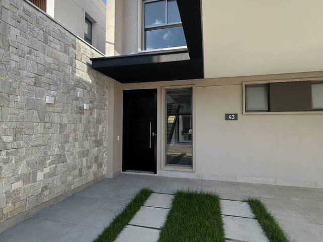 Casa para Venda em Santana de Parnaíba - 4