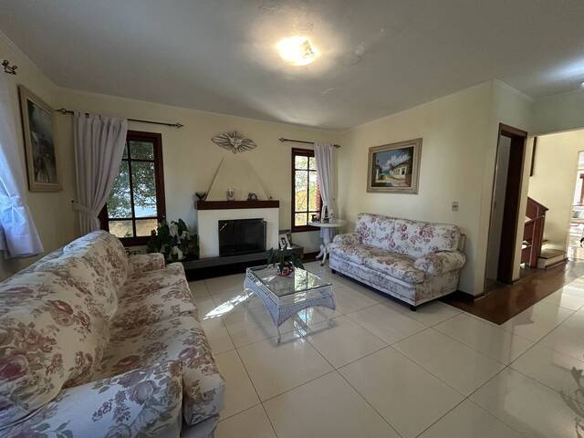 Casa para Venda em Santana de Parnaíba - 4
