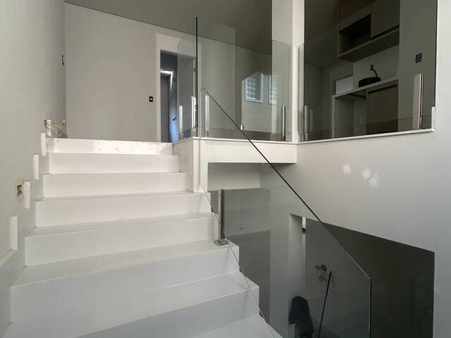 Casa para Venda em Santana de Parnaíba - 5