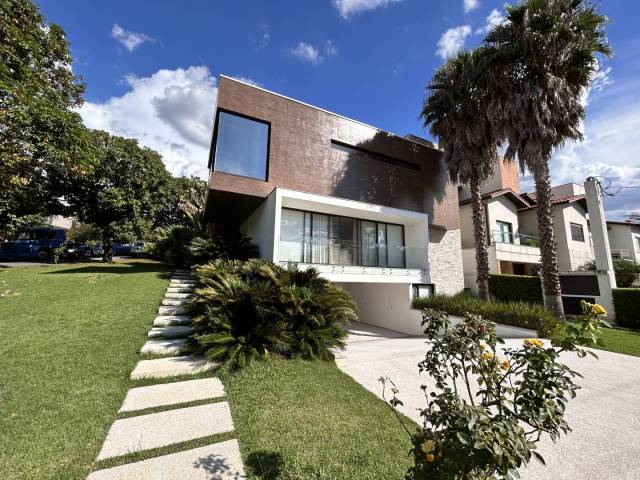 #6623 - Casa para Venda em Santana de Parnaíba - SP - 1