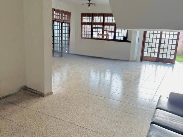Casa para Venda em Santana de Parnaíba - 2