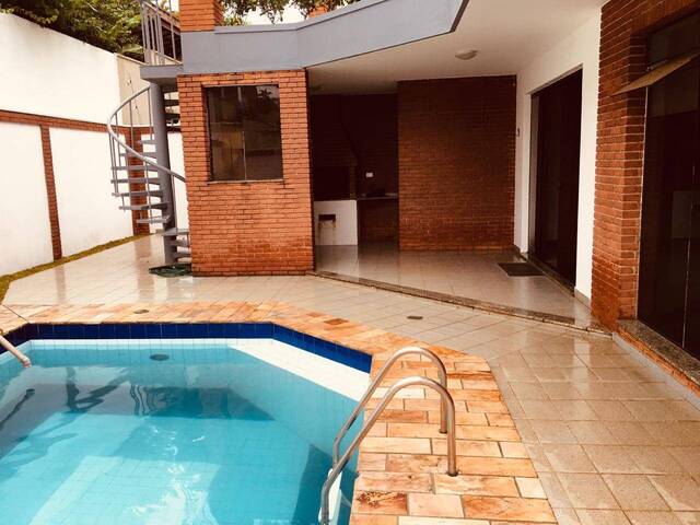 Casa para Venda em Santana de Parnaíba - 2
