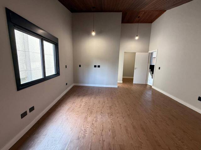 Casa para Venda em Santana de Parnaíba - 5