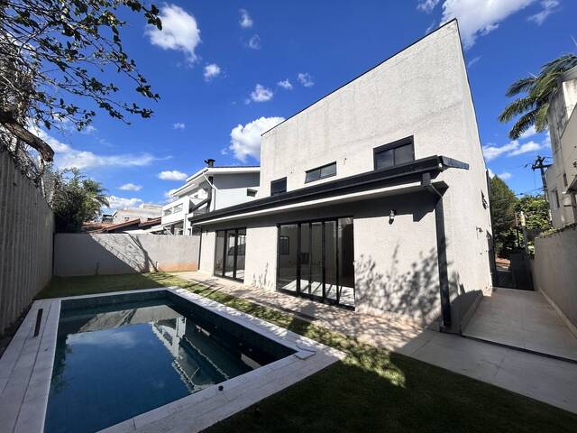 Casa para Venda em Santana de Parnaíba - 4