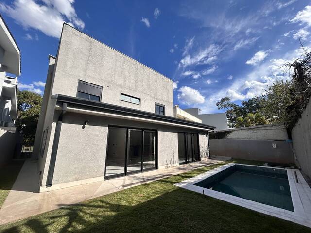 Casa para Venda em Santana de Parnaíba - 5