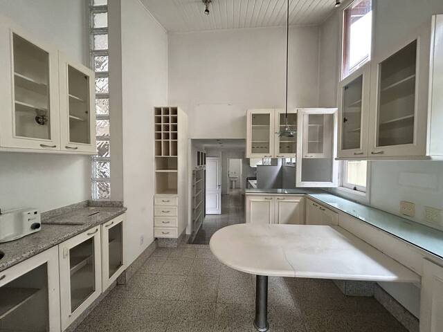 Casa para Venda em Santana de Parnaíba - 4