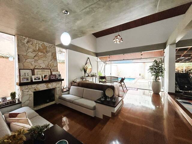 Casa para Venda em Santana de Parnaíba - 3