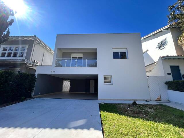 Casa para Venda em Santana de Parnaíba - 4