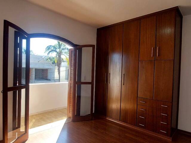 Casa para Venda em Santana de Parnaíba - 4