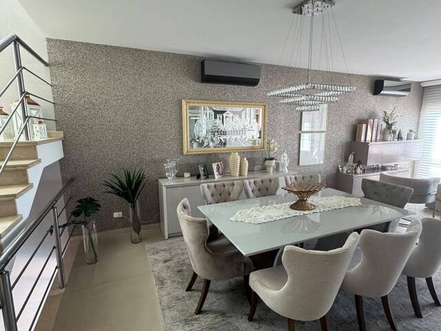 Casa para Venda em Santana de Parnaíba - 5